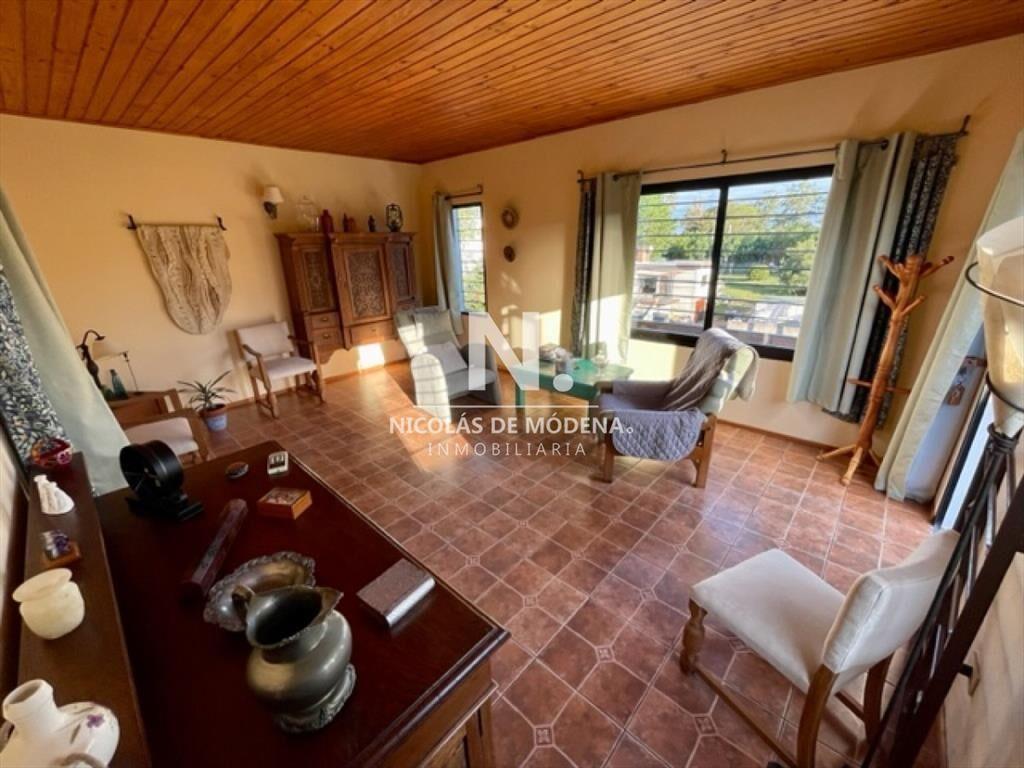 Casa en Pinares de 2 Dormitorios en gran terreno.