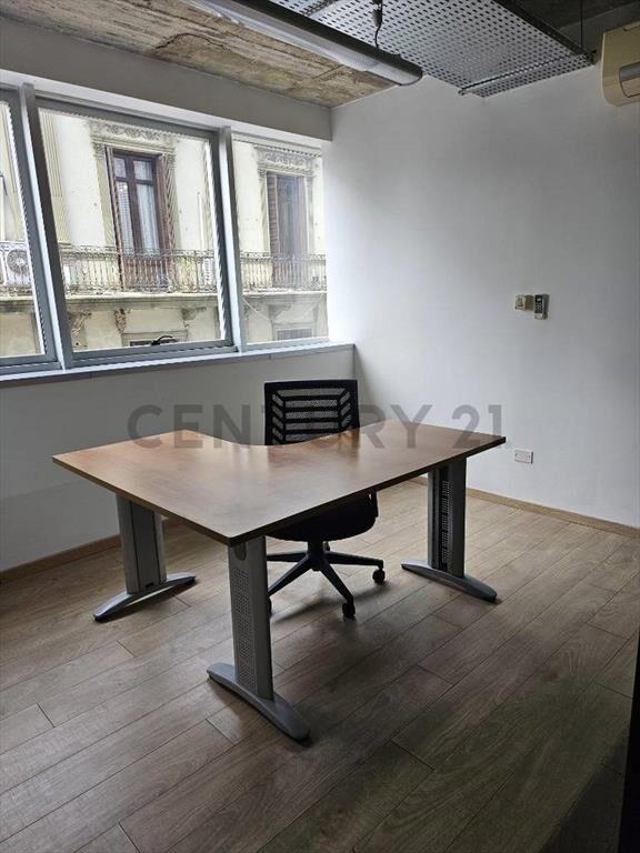 Venta o Permuta Piso 15 oficinas,5 cocheras en Ciudad Vie...