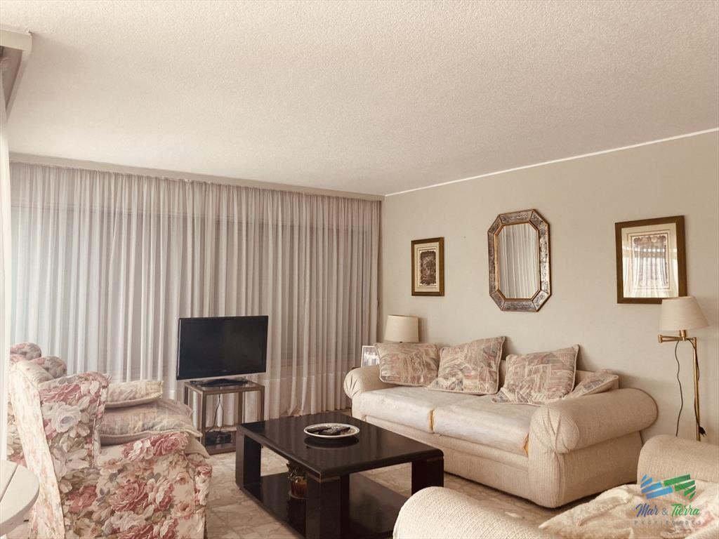 Vendo departamento de 3 dormitorios en importante edificio