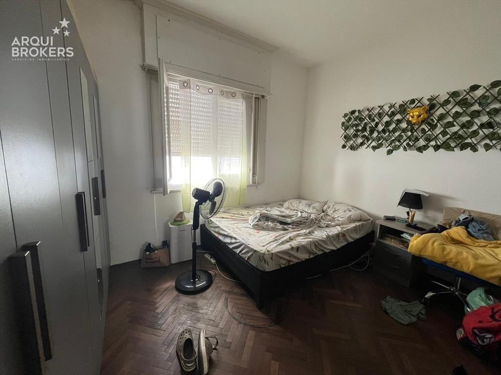 Apartamento de dos dormitorios en venta con renta en Tres C