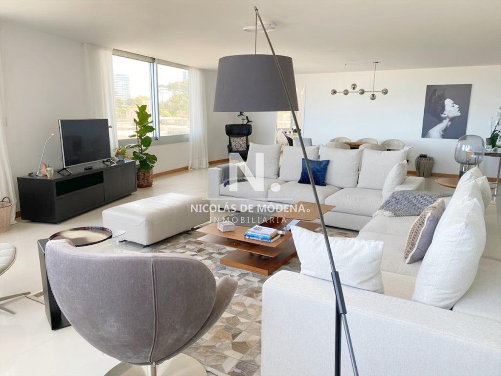 Departamento en  venta de 3 dormitorios y en III