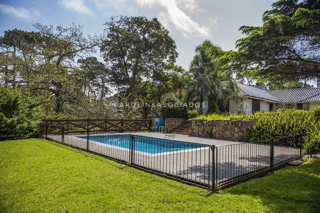 Espectacular casa en Playa Mansa, a metros del