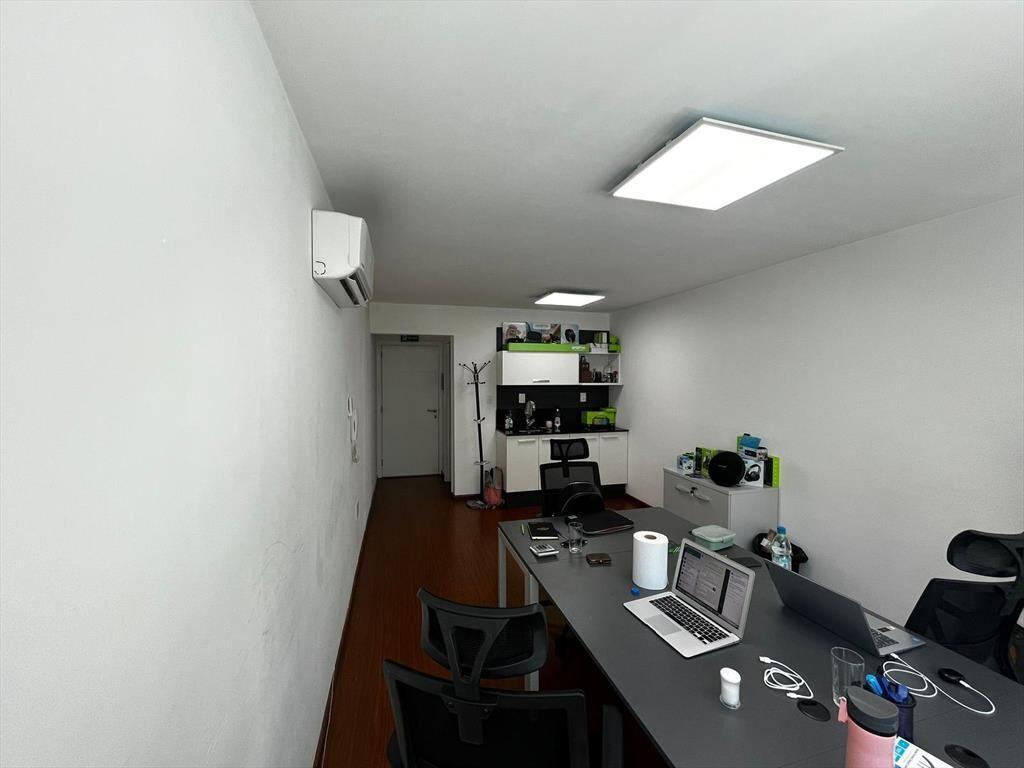 Imperdible oficina próximo a WTC, 60 m2, con renta!!