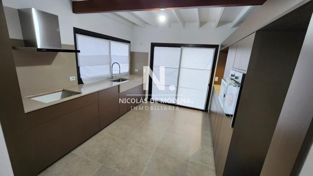 En venta espectacular casa en La Barra de 4