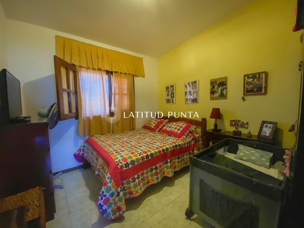 Casa en El Tesoro, 3 dormitorios mÃ¡s dependencia