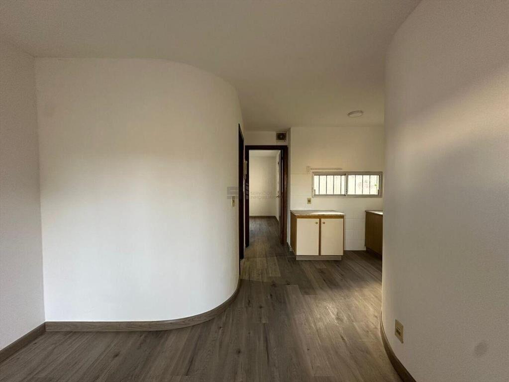 Se alquila Apartamento de un dormitorio con balcón en Parqu