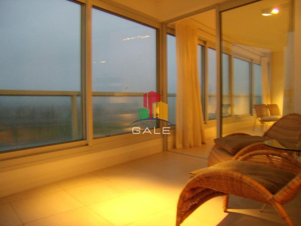 Apartamento en Brava, 3 dormitorios *
