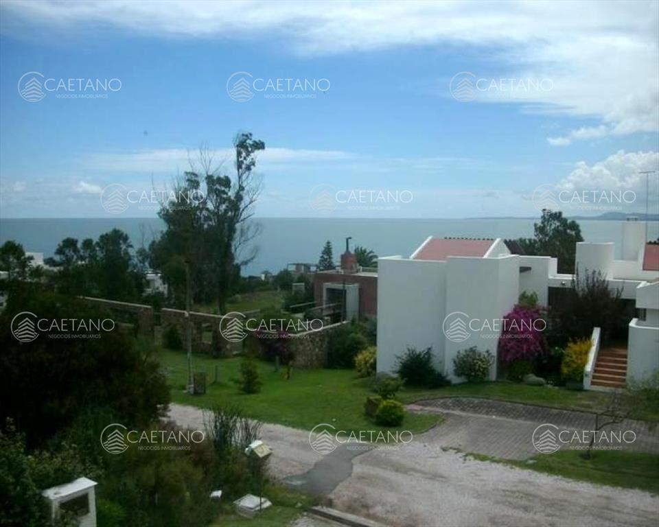 Alquiler Casa en Punta Ballena Cuatro Dormitorios