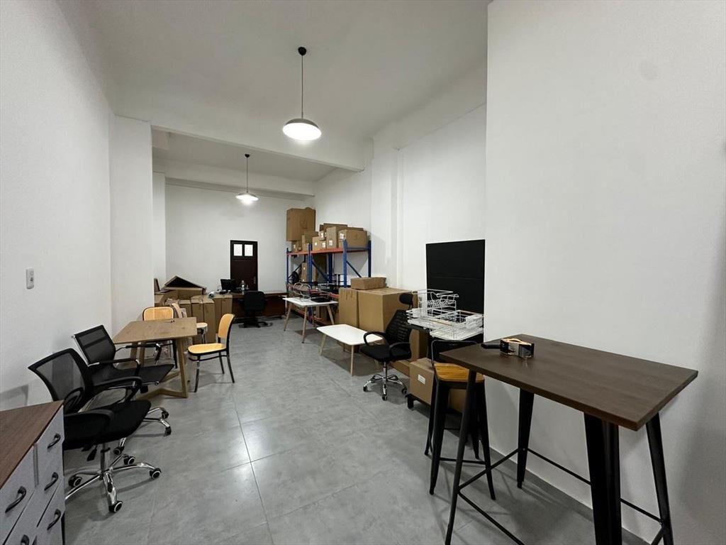 Venta local comercial centro, showroom con deposito