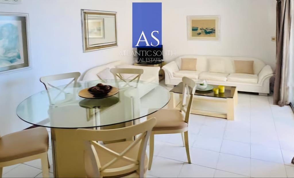 Apartamento de 2 dormitorios con vista al mar y
