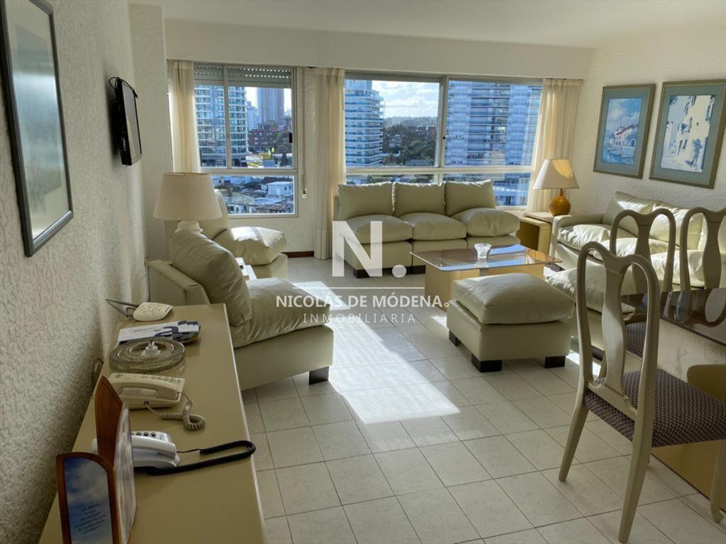 Vende Apartamento de 3 dormitorios en Brava,