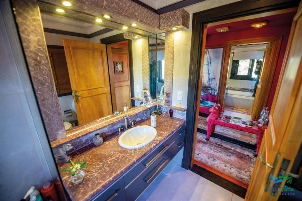Venta de casa de 6 dormitorios en Playa Mansa del