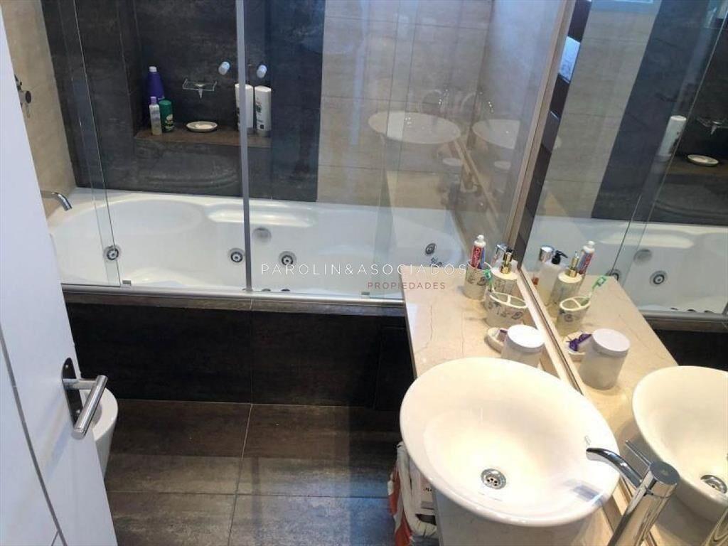 Apartamento de 3 dormitorios en Miami Boulevard,