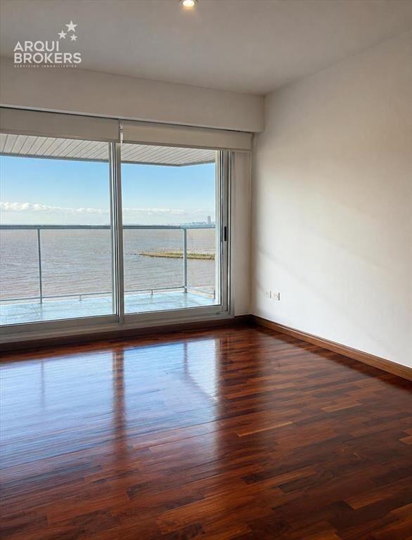 Apartamento de cuatro dormitorios en alquiler en rambla de