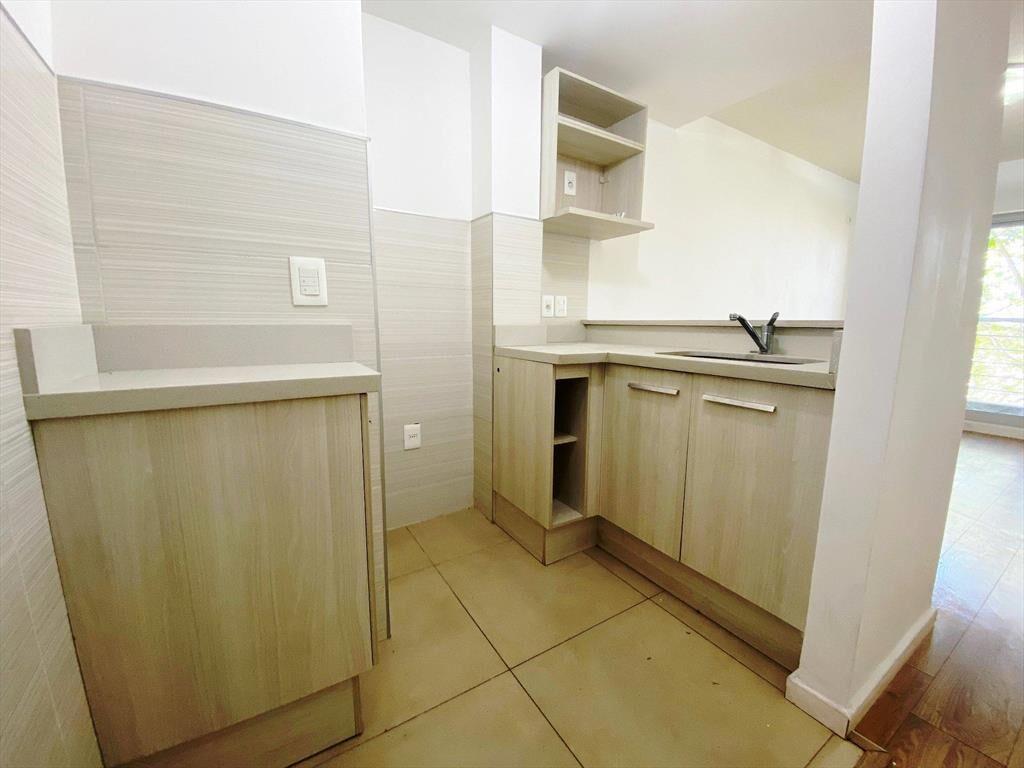 Alquiler - Apartamento al frente con un dormitorio en Cordón