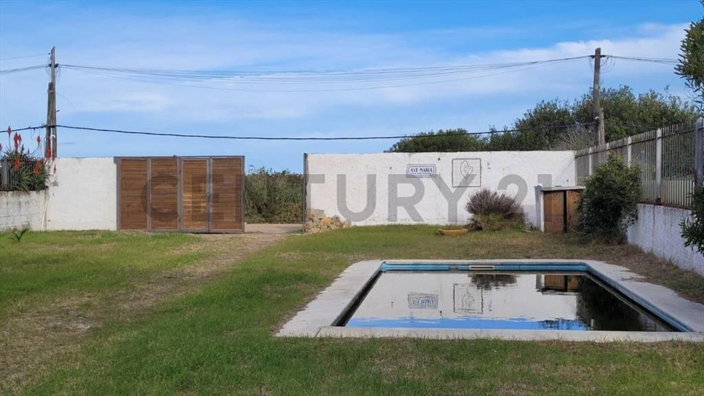 VENTA CASA FRENTE AL MAR 3 DORMITORIOS 4 BAÑOS PISCINA CO...