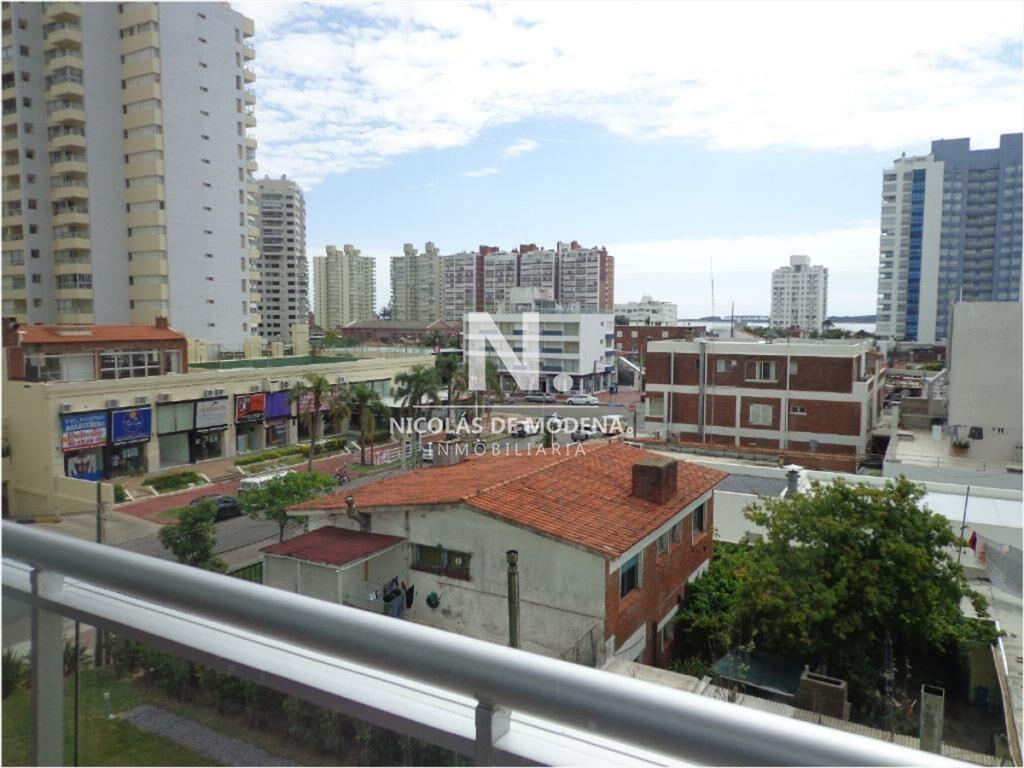 Brava a metros del mar