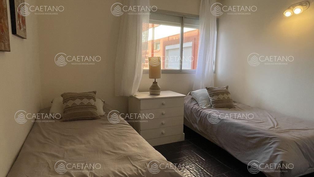 Venta de apartamento de dos dormitorios en Playa