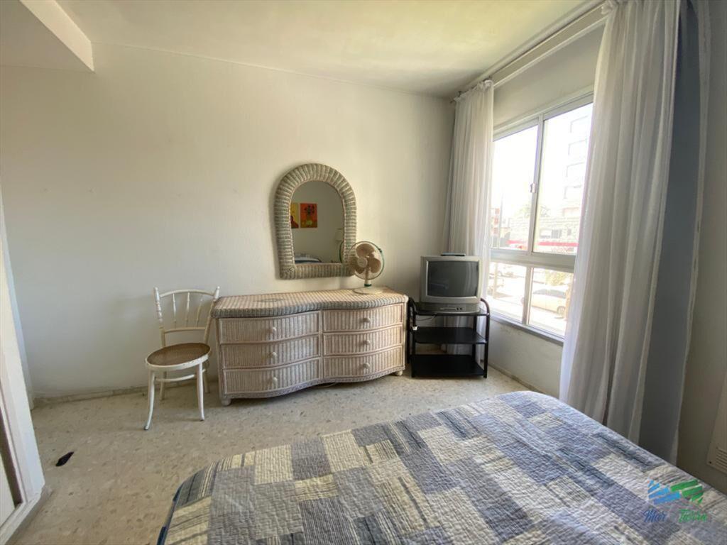 En venta apartamento 2 dormitorios sobre calle