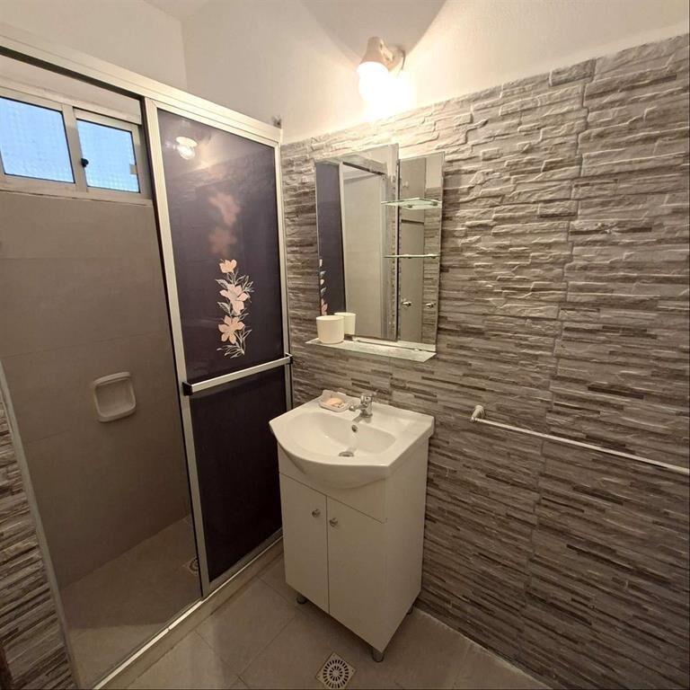 ALQUILER APARTAMENTO AMPLIO DE 2 DORMITORIOS  MALVIN SUR