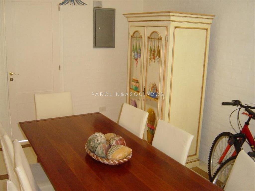 Casa en venta de 4 dormitorios en Montoya, Punta del Este.