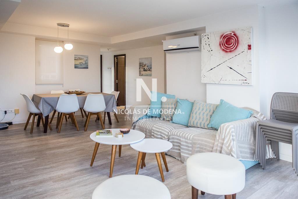 Vende apartamento de 3 dormitorios en Roosevelt