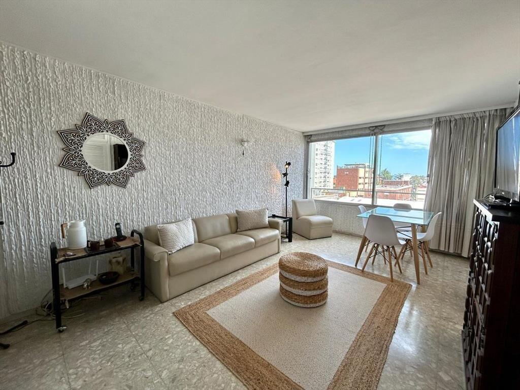 VENTA APARTAMENTO 1 DORMITORIO Y MEDIO PENINSULA