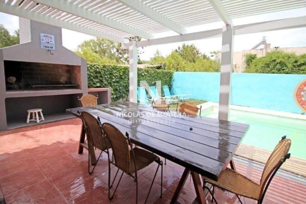 Casa con piscina a cuadras del mar en La Barra
