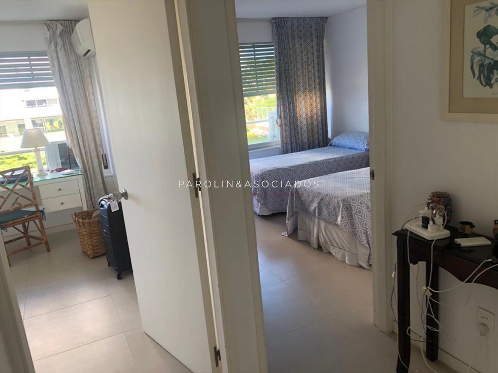 Apartamento en venta de 3 dormitorios en Torre