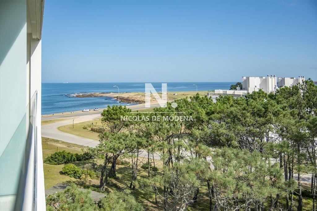 Complejo con vistas unicas a Laguna y Mar.