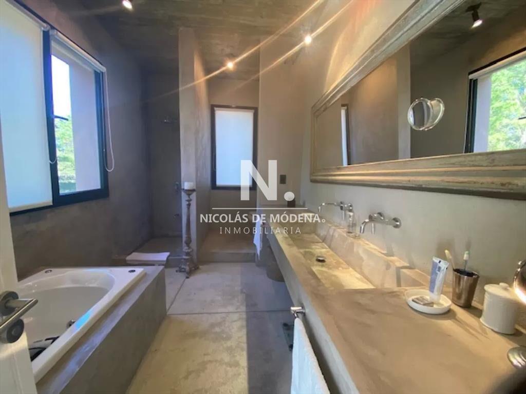 Chacra con 5 dormitorios a la venta en Punta ,