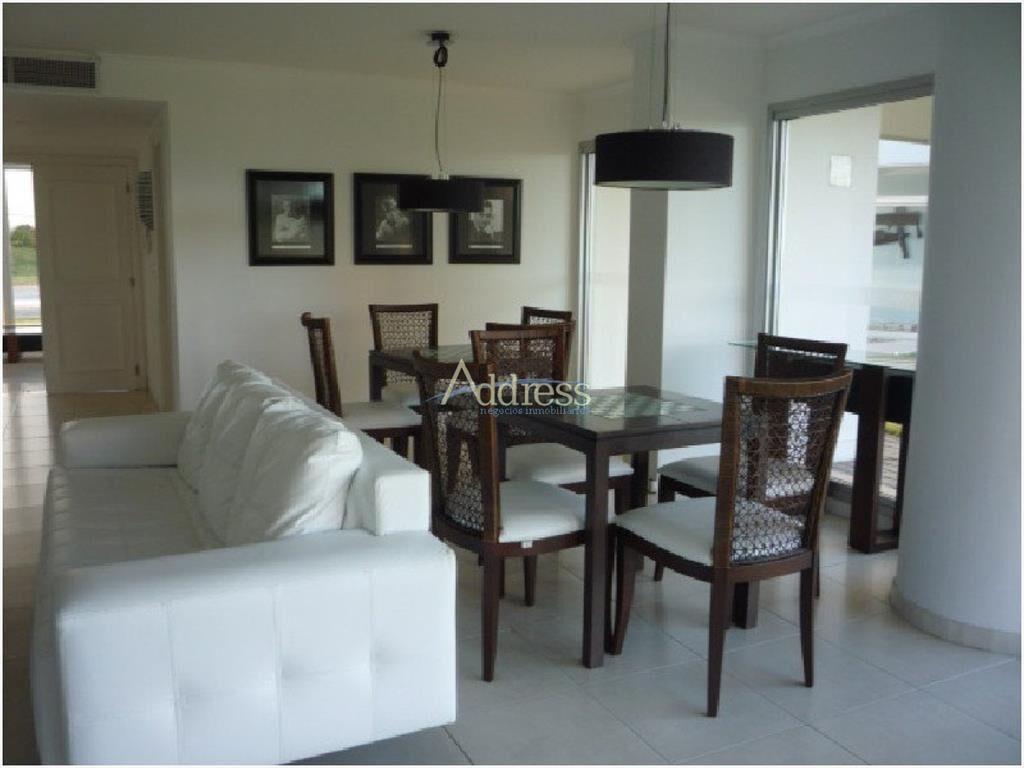 Apartamento en Brava, 2 dormitorios *