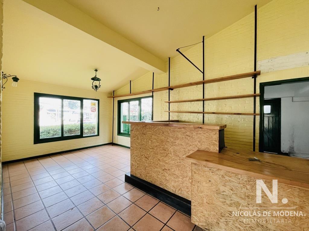Venta de casa sólida en excelente punto comercial o para v