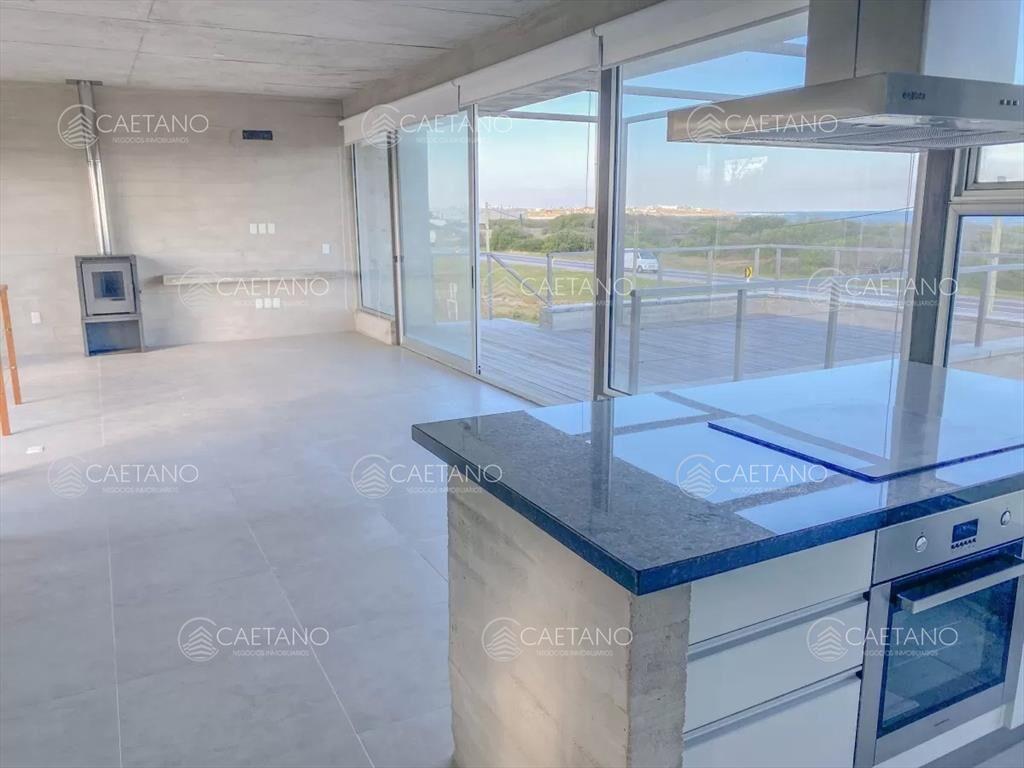 Casa en venta de 3 dormitorios frente al mar en