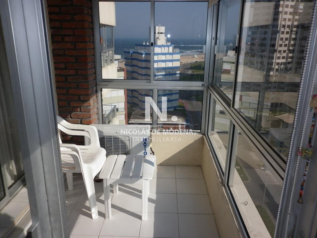 Vende apartamento de 2 dormitorios en Punta del