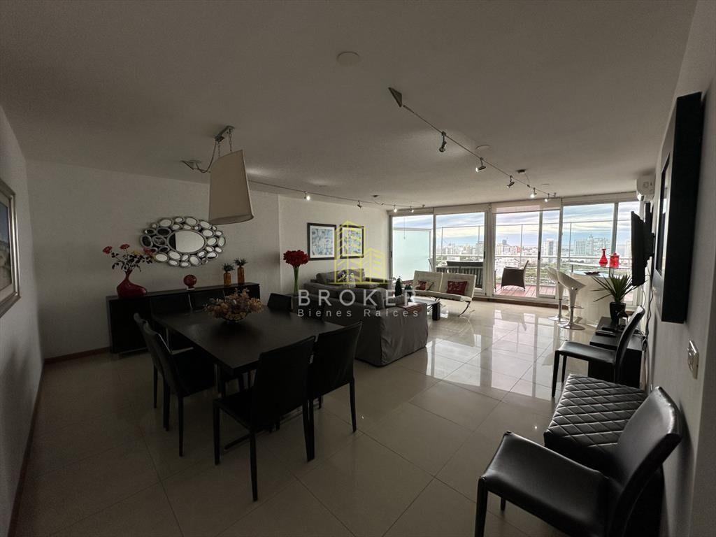 Venta y alquiller de espectacular penthouse con a
