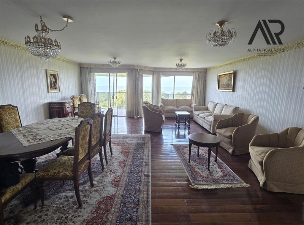 Venta Apartamento 3 Dormitorios Frente al Club de Golf e...