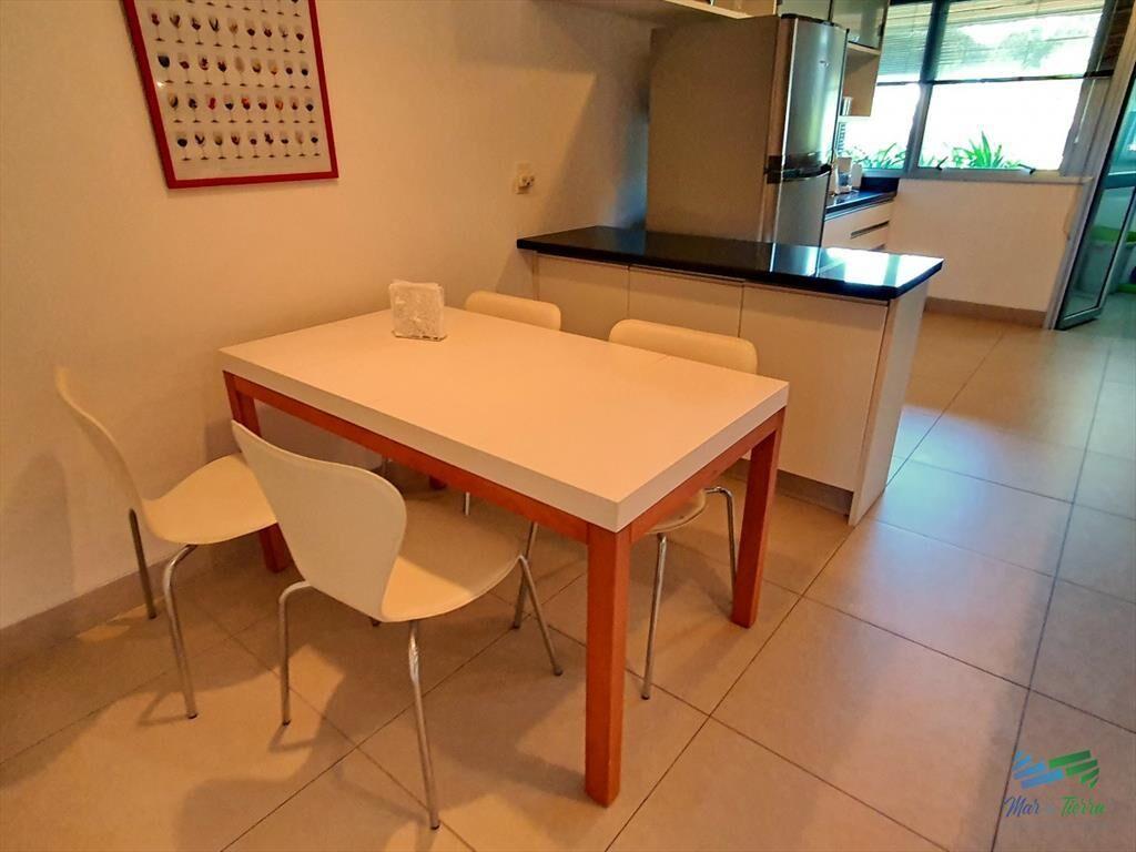 Vendo apartamento de 2 dormitorios y 3 baños.