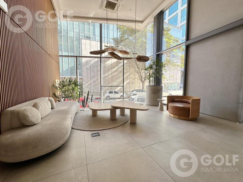 Venta de apartamento de 2 dormitorios con patio y renta