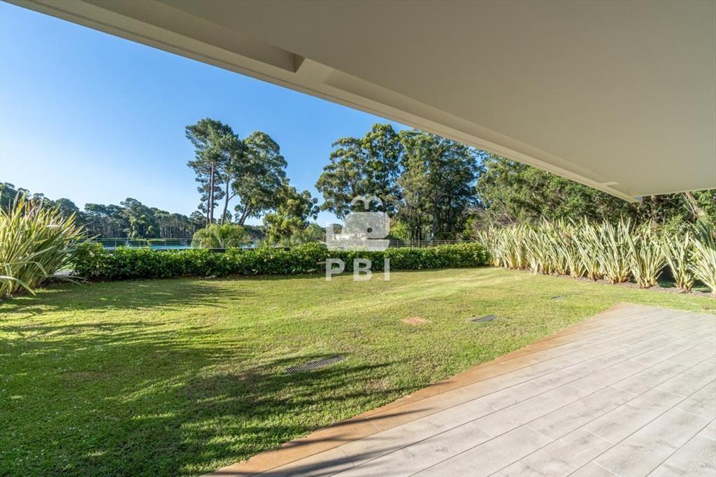 Apartamento de 2 dormitorios en Crystal Views, -