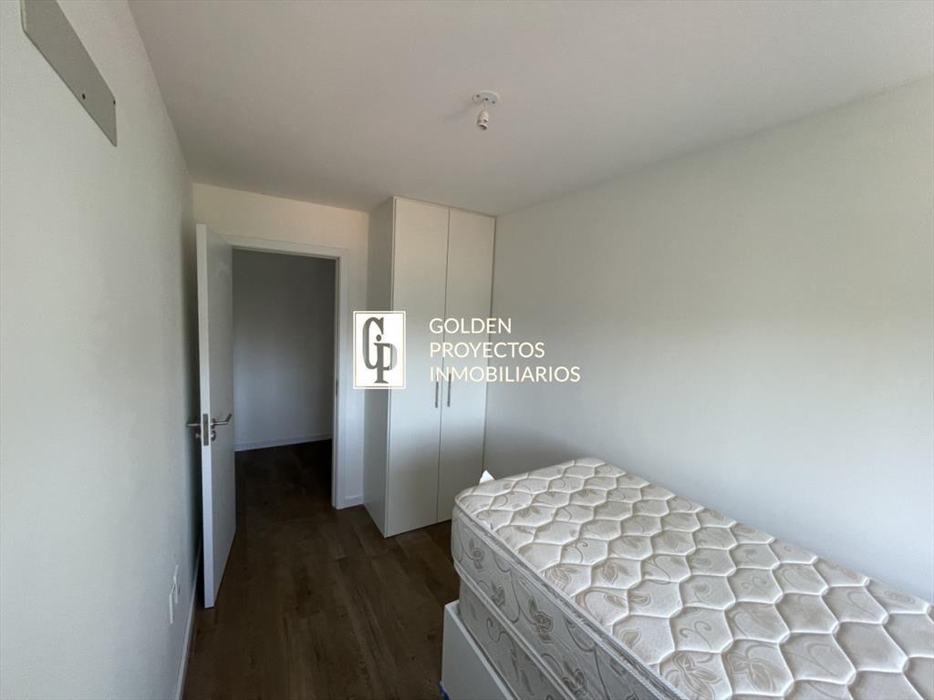 Apartamento en venta tres dormitorios y balcon en