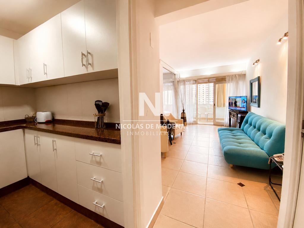 Apartamento de 1 dormitorio frente al mar , todo