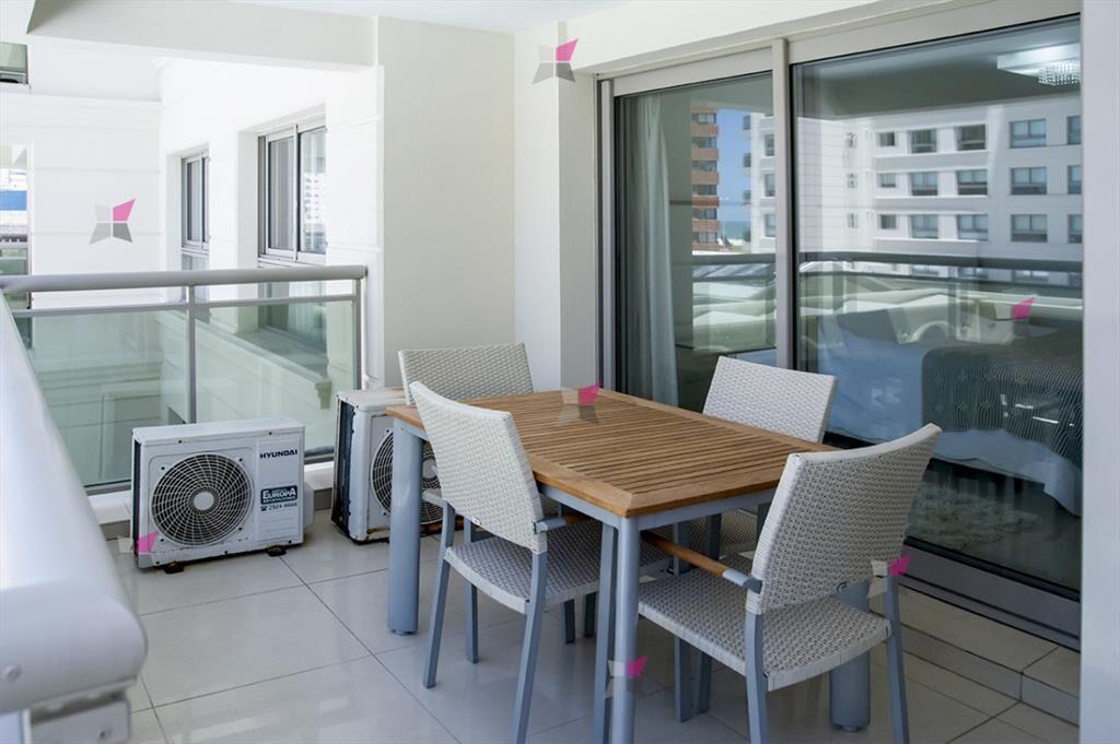 Departamento en venta con amplios dormitorios.