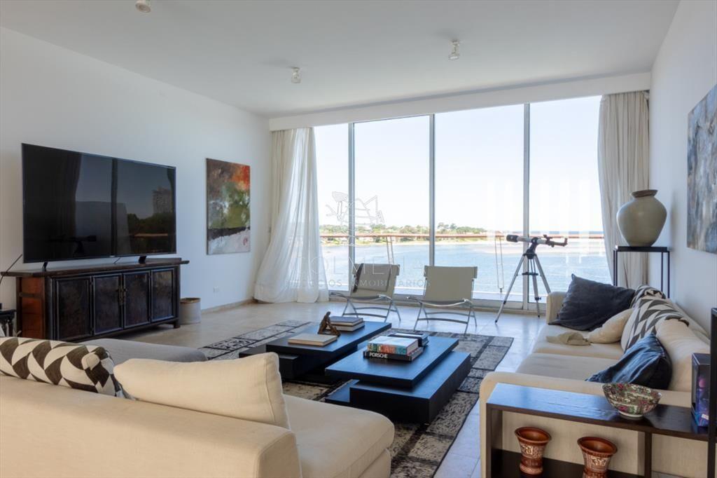 Apartamento duplex con Piscina, Parrillero y una