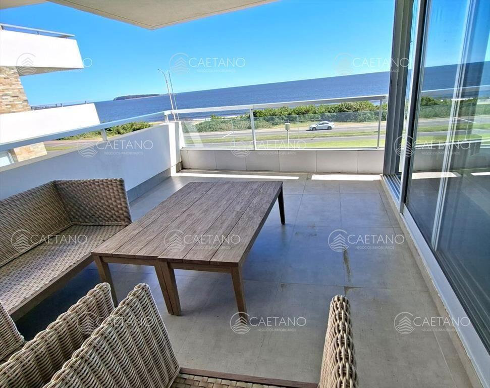 Venta apartamento 3 dormitorios. Playa mansa, del