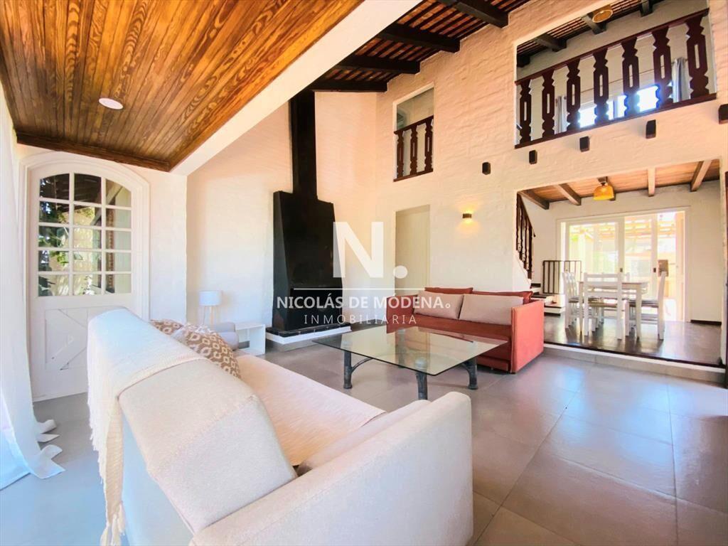 Excelente casa en venta de La Barra + 3 dormitorios y depen