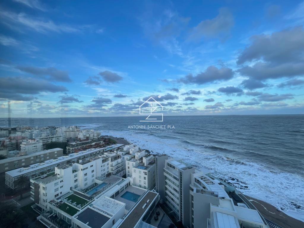 Apartamento en torre de categoría