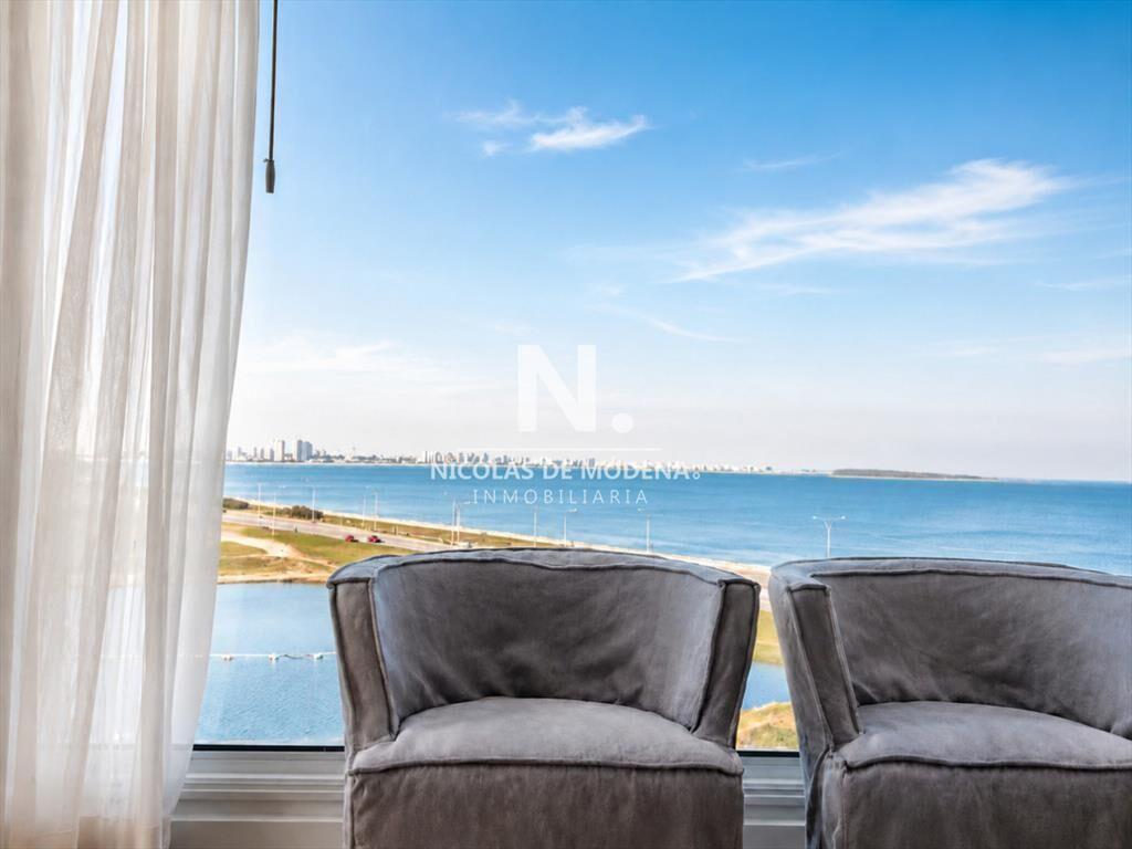 Vende apartamento con vista al mar de 3 suites,