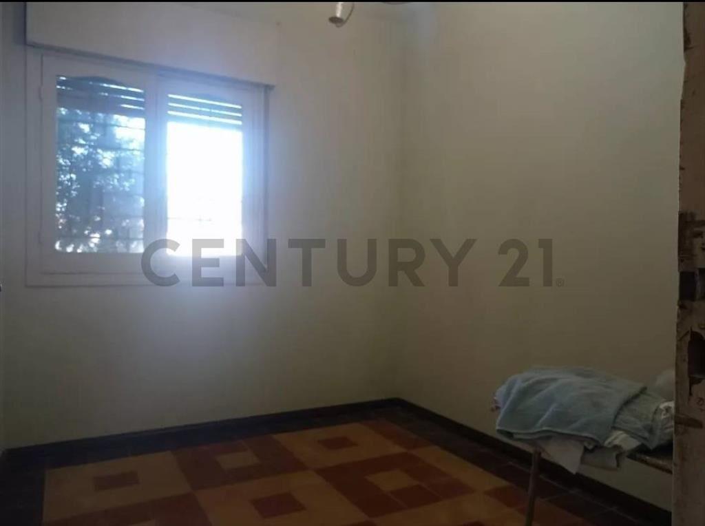 Próximo a 8 DE OCT../5dorm./Opcion a un apto con entrada ...