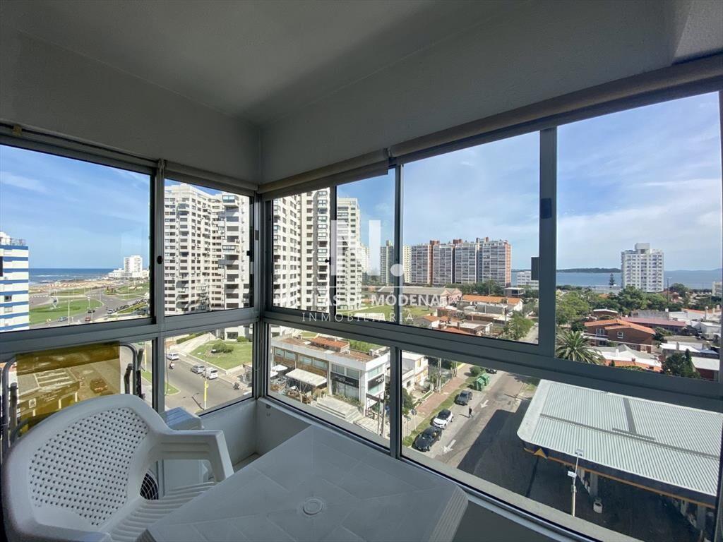 Apartamento con vista a Playa Mansa 2 dormitorios